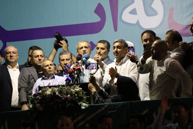 مسعود پزشکیان: تا آخر با مردم صادق خواهم بود مسعود پزشکیان: تا آخر با مردم صادق خواهم بود