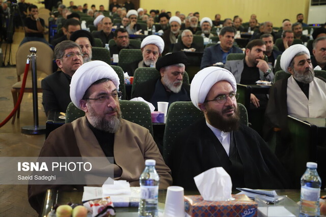 امیدواریم با اخلاص و صداقت مسئولان کمکیار یکدیگر باشیم