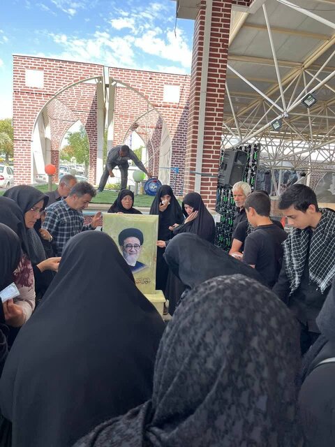 مردم با مردمدار بیتکرار شهر