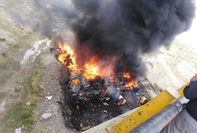 واژگونی تریلر در آزادراه پیامبر اعظم(ص) یک کشته بر جای گذاشت واژگونی تریلر در آزادراه پیامبر اعظم(ص) یک کشته بر جای گذاشت