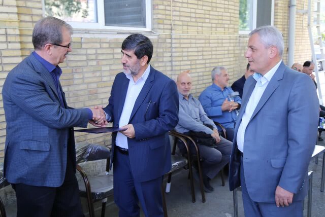 تجلیل سرپرست استانداری آذربایجان شرقی از پزشک خیّرِ همیارِ جانبازان نخاعی تجلیل سرپرست استانداری آذربایجان شرقی از پزشک خیّرِ همیارِ جانبازان نخاعی