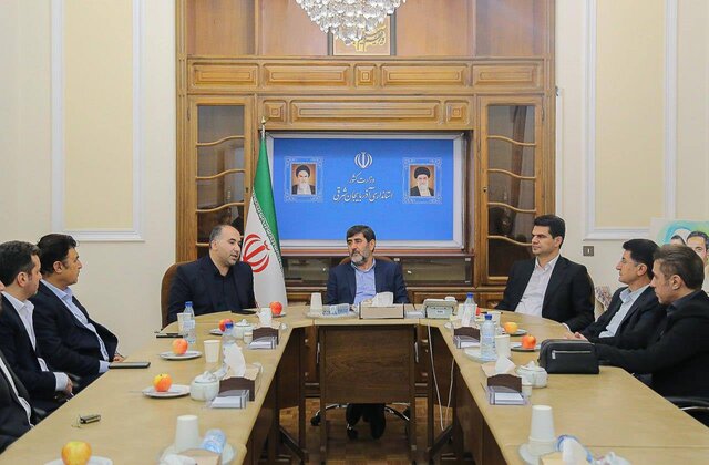 گلف یک ورزش خانوادگی است گلف یک ورزش خانوادگی است