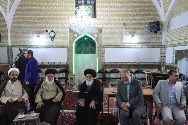 قرآن، نسل جوان را در مقابل فتنه دشمنان حفظ میکند قرآن، نسل جوان را در مقابل فتنه دشمنان حفظ میکند