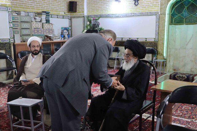 قرآن، نسل جوان را در مقابل فتنه دشمنان حفظ میکند