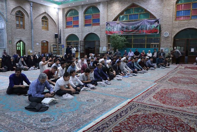 قرآن، نسل جوان را در مقابل فتنه دشمنان حفظ میکند