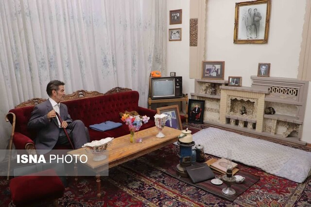 شاعر بیتکرار عاشقانهها با دو حسرت