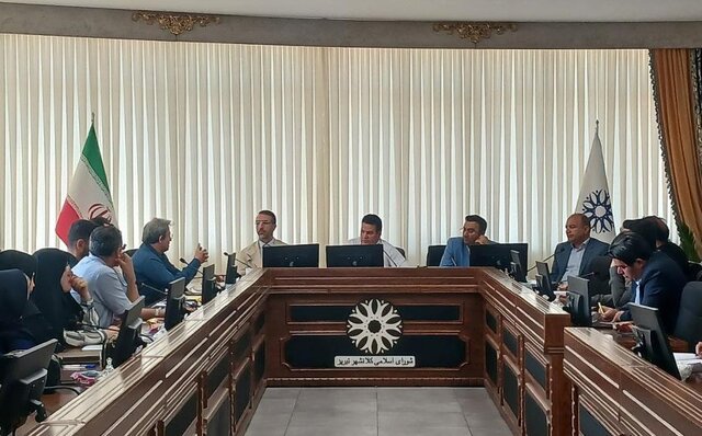 همکاری نکردن میراث فرهنگی و محیط زیست در توقف قطع اشجار باغ گلستان همکاری نکردن میراث فرهنگی و محیط زیست در توقف قطع اشجار باغ گلستان