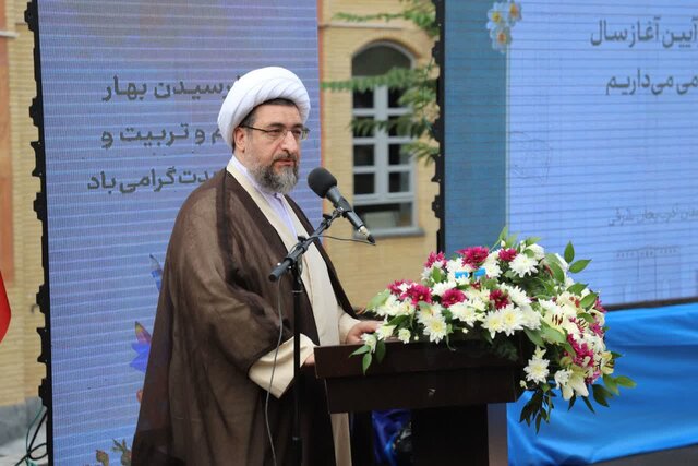 دانشآموزان دختر با درس خواندن به نقشهای مدیریتی ورود کنند دانشآموزان دختر با درس خواندن به نقشهای مدیریتی ورود کنند