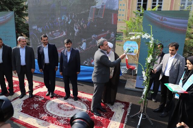 دانشآموزان دختر با درس خواندن به نقشهای مدیریتی ورود کنند