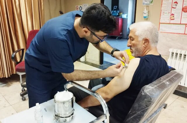 آغاز تزریق واکسن آنفلوانزا به ایثارگران آذربایجانشرقی آغاز تزریق واکسن آنفلوانزا به ایثارگران آذربایجانشرقی