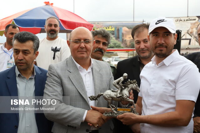 برگزاری سومین جشنواره کشوری شو سواره جام ارسباران در اهر