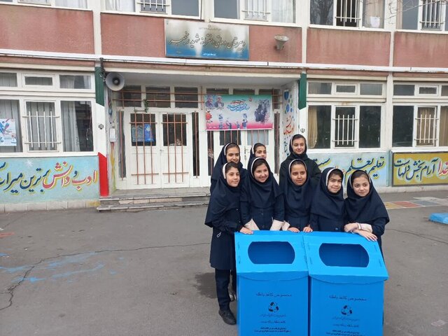 توزیع ۵۰۰ باکس تفکیک کاغذ باطله در مدارس تبریز توزیع ۵۰۰ باکس تفکیک کاغذ باطله در مدارس تبریز