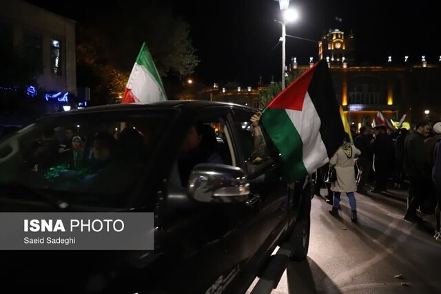 شادی مردم تبریز در پی حمله موشکی ایران به سرزمینهای اشغالی