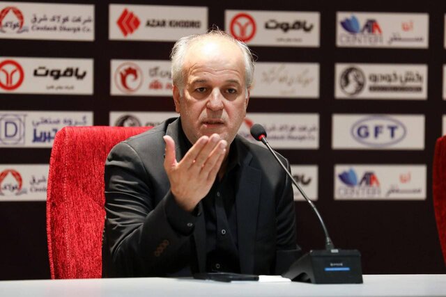 الیاسی: زنوزی نه! خودم به کمیته اخلاق میروم/ باید از او تقدیر کنند الیاسی: زنوزی نه! خودم به کمیته اخلاق میروم/ باید از او تقدیر کنند