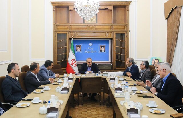 معتقد به نظریات کارشناسی و خرد جمعی در تصمیمگیریها هستم معتقد به نظریات کارشناسی و خرد جمعی در تصمیمگیریها هستم