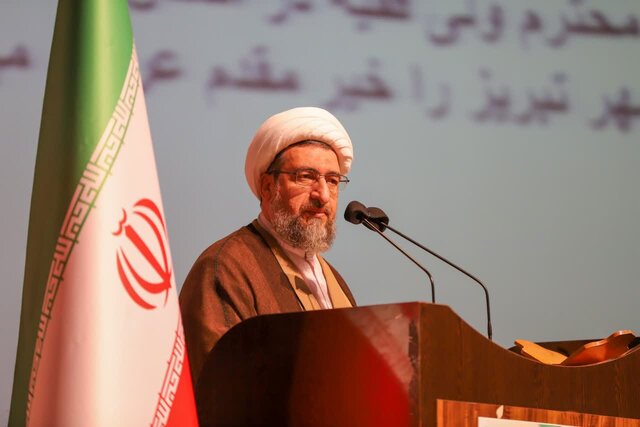 دانشگاهیان و حوزویان در اداره کشور حذف شدنی نیستند دانشگاهیان و حوزویان در اداره کشور حذف شدنی نیستند