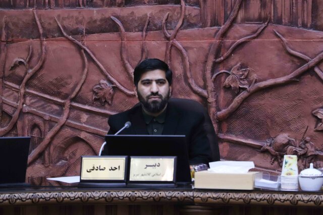 حل مشکلات ترافیک تبریز و خرید اتوبوس مهمتر از واگذاری یادگار امام(ره) است حل مشکلات ترافیک تبریز و خرید اتوبوس مهمتر از واگذاری یادگار امام(ره) است