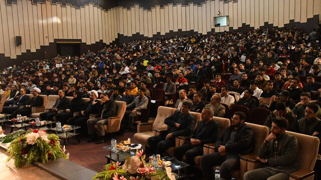 دانشگاه محلی برای بلوغ دانشجویان در تمامی زمینههاست