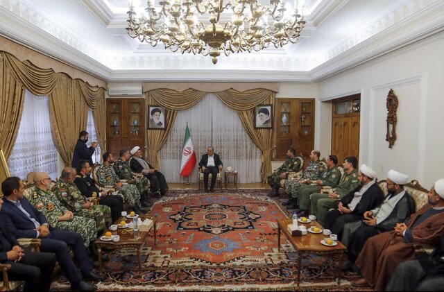 ارتش نماد اقتدار و امنیت ملی است ارتش نماد اقتدار و امنیت ملی است