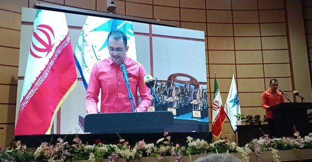 رشد پرشتاب تکنولوژی و تغییرات سریع فرهنگی، مفاهمه را به حاشیه رانده است رشد پرشتاب تکنولوژی و تغییرات سریع فرهنگی، مفاهمه را به حاشیه رانده است