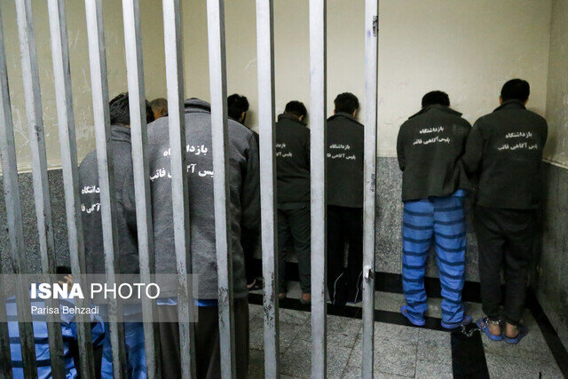 عکس تزئینی است باند سارقان سند نمره کار در استان قم متلاشی شد