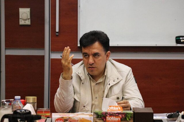 موضع شهردار تبریز در خصوص توزیع نمک برای رفع یخبندان سطح شهر موضع شهردار تبریز در خصوص توزیع نمک برای رفع یخبندان سطح شهر