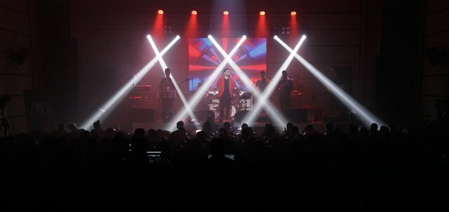 بابک افشار در تبریز شب موسیقی آذربایجانی برگزار میکند بابک افشار در تبریز شب موسیقی آذربایجانی برگزار میکند