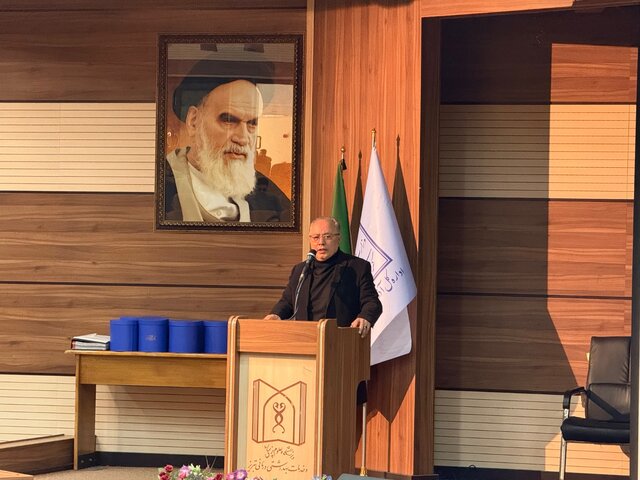 نرخ خدمات پزشکی ایران با دنیا قابل مقایسه نیست نرخ خدمات پزشکی ایران با دنیا قابل مقایسه نیست