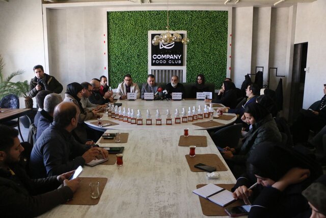 نمایش ستارخان به زبان ترکی آذربایجانی به روی صحنه میرود