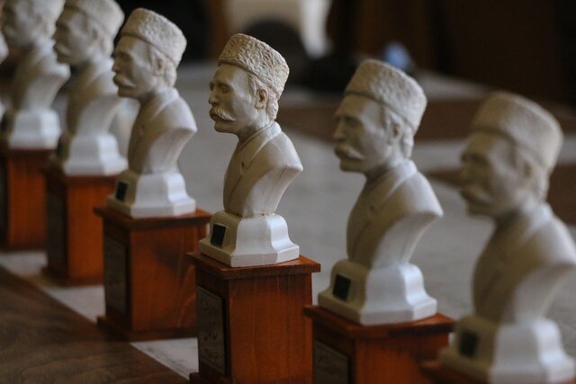 نمایش ستارخان به زبان ترکی آذربایجانی به روی صحنه میرود