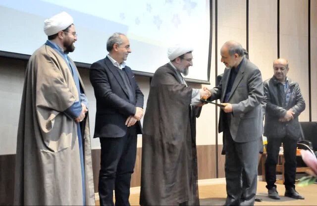 دانشگاه پیامنور باید به بازار کار متصل شود