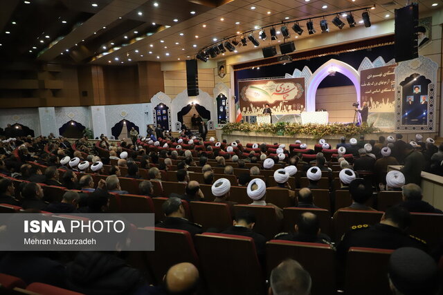 نگاه ما مقاومت و ایستادگی در برابر دشمنان است