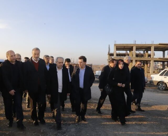 بازدید اعضای کمیسیون عمران مجلس شورای اسلامی و مسئولان استانی از پروژههای آذربایجان شرقی