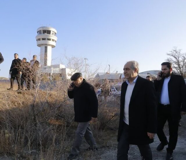 بازدید اعضای کمیسیون عمران مجلس شورای اسلامی و مسئولان استانی از پروژههای آذربایجان شرقی