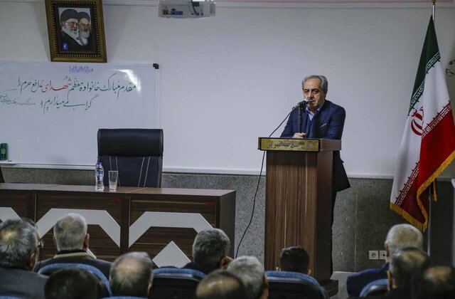 نزدیکی با مردم راز محبوبیت در حکمرانی است نزدیکی با مردم راز محبوبیت در حکمرانی است