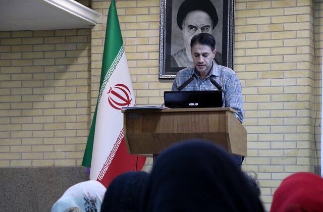 فارغالتحصیلی اولین دانشجوی مقطع دکتری رشته طراحی صنعتی در ایران از دانشگاه هنر اسلامی تبریز فارغالتحصیلی اولین دانشجوی مقطع دکتری رشته طراحی صنعتی در ایران از دانشگاه هنر اسلامی تبریز