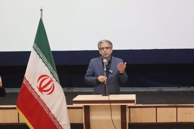زبان فرهنگ و هنر، نافذترین ابزار برای انتقال پیام در لایههای اجتماعی است زبان فرهنگ و هنر، نافذترین ابزار برای انتقال پیام در لایههای اجتماعی است
