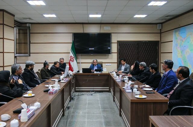 احزاب و تشکلهای سیاسی ناظر بر عملکرد نظام حکمرانی هستند احزاب و تشکلهای سیاسی ناظر بر عملکرد نظام حکمرانی هستند