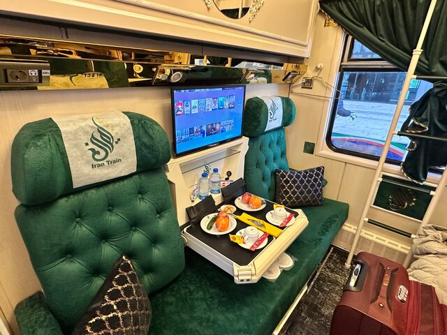 قطار پنج ستاره تبریز-مشهد راهاندازی شد