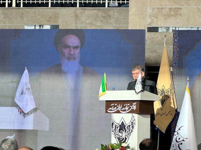 تنها راه حل مشکل ریلی کشور، بهبود وضعیت اقتصادی حمل و نقل است تنها راه حل مشکل ریلی کشور، بهبود وضعیت اقتصادی حمل و نقل است