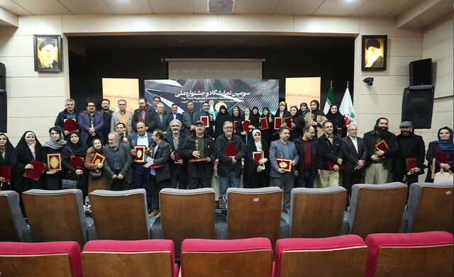 درخشش هنرمندان آذربایجانشرقی در جشنواره هنرهای تجسمی ایثار درخشش هنرمندان آذربایجانشرقی در جشنواره هنرهای تجسمی ایثار