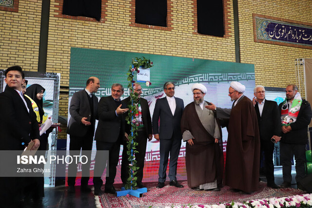 روستاهای دورافتاده و کمجمعیت هم به برکت نظام جمهوری اسلامی ایران از مدرسه برخوردار هستند