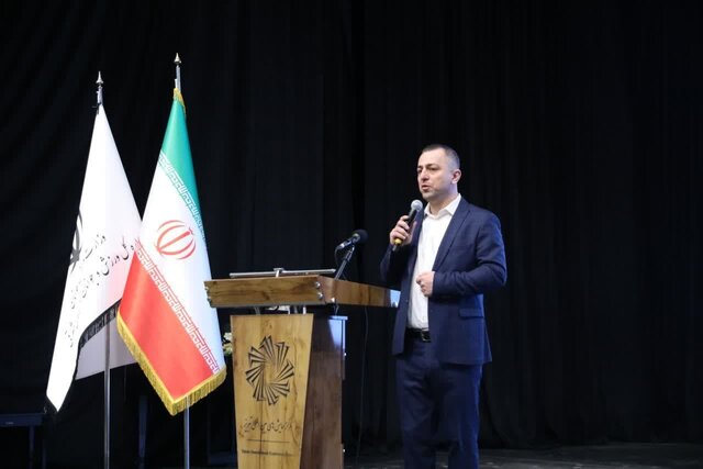 لزوم حضور زنان در عرصه مدیریت سیاسی و اجتماعی لزوم حضور زنان در عرصه مدیریت سیاسی و اجتماعی