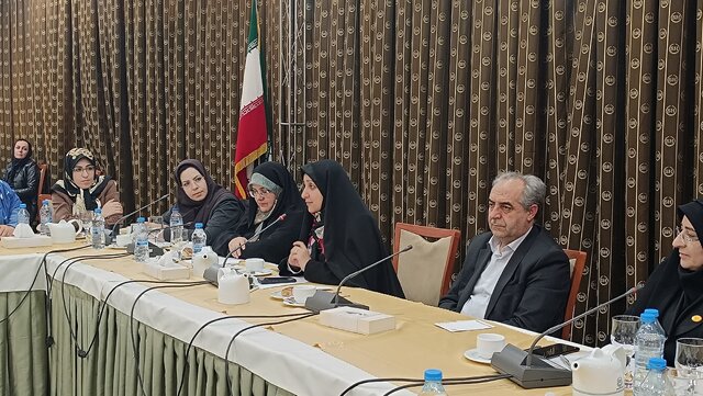 فعالیت زنان در احزاب سیاسی بشدت کمرنگ است فعالیت زنان در احزاب سیاسی بشدت کمرنگ است
