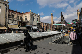 مسجد قزلی یکی از مساجد تاریخی تبریز است که به واسطه حادثه مهمی که در ۲۹ بهمن سال ۱۳۵۶ در مراسم اربعین شهدای شهر قم در آن اتفاق افتاد، باعث شد درخت انقلاب مستحکمتر از قبل به سمت پیروزی حرکت کند.