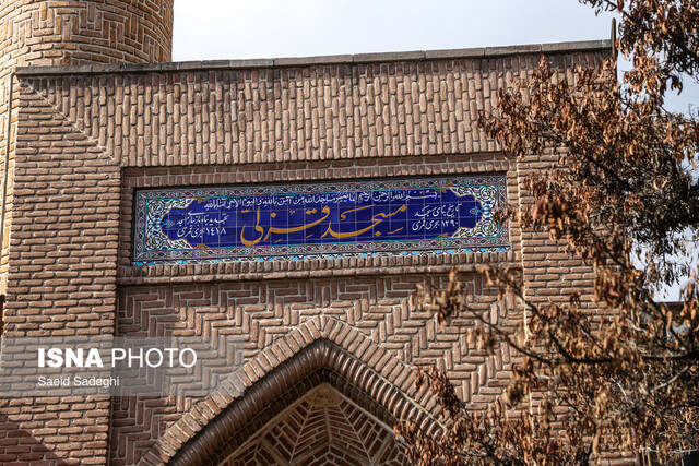 دو روایت از قیام ۲۹ بهمن مردم تبریز دو روایت از قیام ۲۹ بهمن مردم تبریز