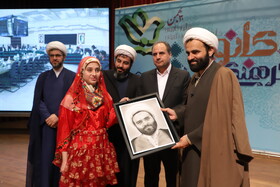 پورثانی معاون پرورشی و فرهنگی وزیر آموزش و پرورش -صادقی مدیرکل آموزش و پرورش استان آذربایجانشرقی-سرایی مسئول بسیج دانش آموزی استان آذربایجانشرقی-خانی مشاور معاون وزیر در سی و پنجمین آئین گرامیداشت سالروز تاسیس کانونهای فرهنگی و تربیتی برگزار شد