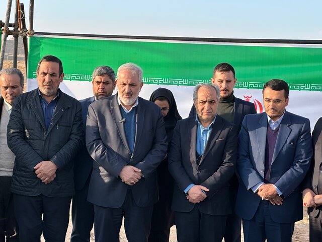 پست برق ۴۰۰ کیلوواتی شرق تبریز کلنگزنی شد پست برق ۴۰۰ کیلوواتی شرق تبریز کلنگزنی شد