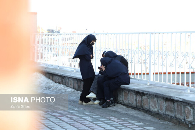 عکس تزیینی است نمیخواهیم شبیه دوران ناصرالدینشاه لباس بپوشیم!