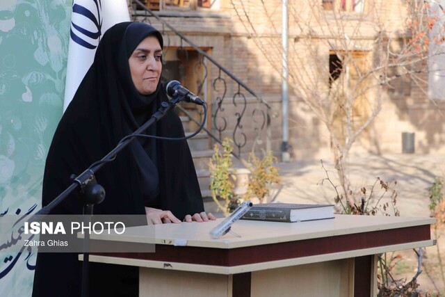 نماینده مردم تبریز: هرکس که قلم خود را بفروشد، شرافتش را خدشهدار میکند